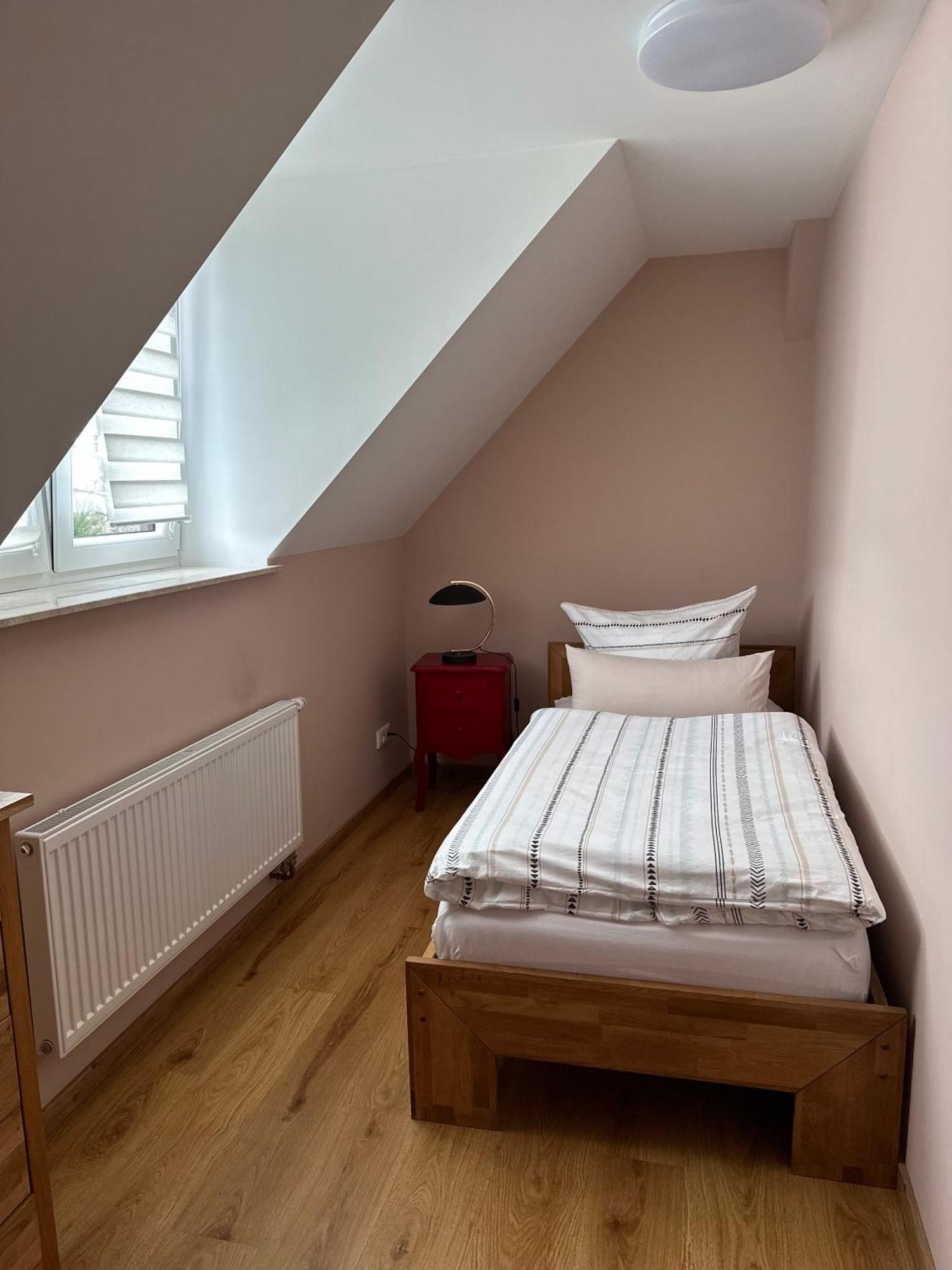 Schoene Drei Raumwohnung. Hell,Stilvoll, Gemuetlich. Borna Exterior foto